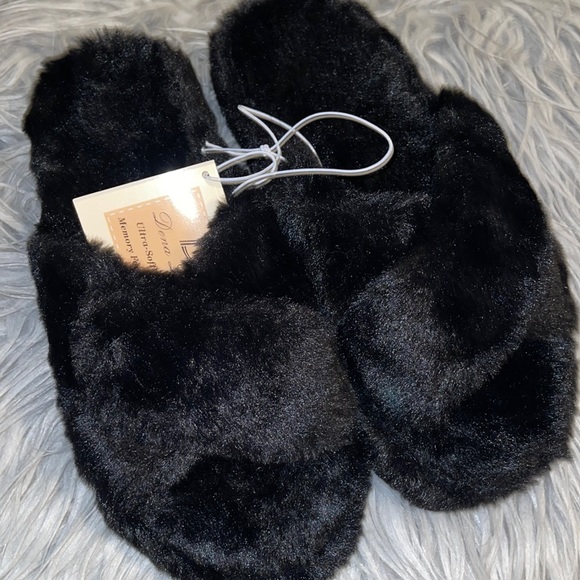 Memory Foam Slippers - Picture 3 of 4